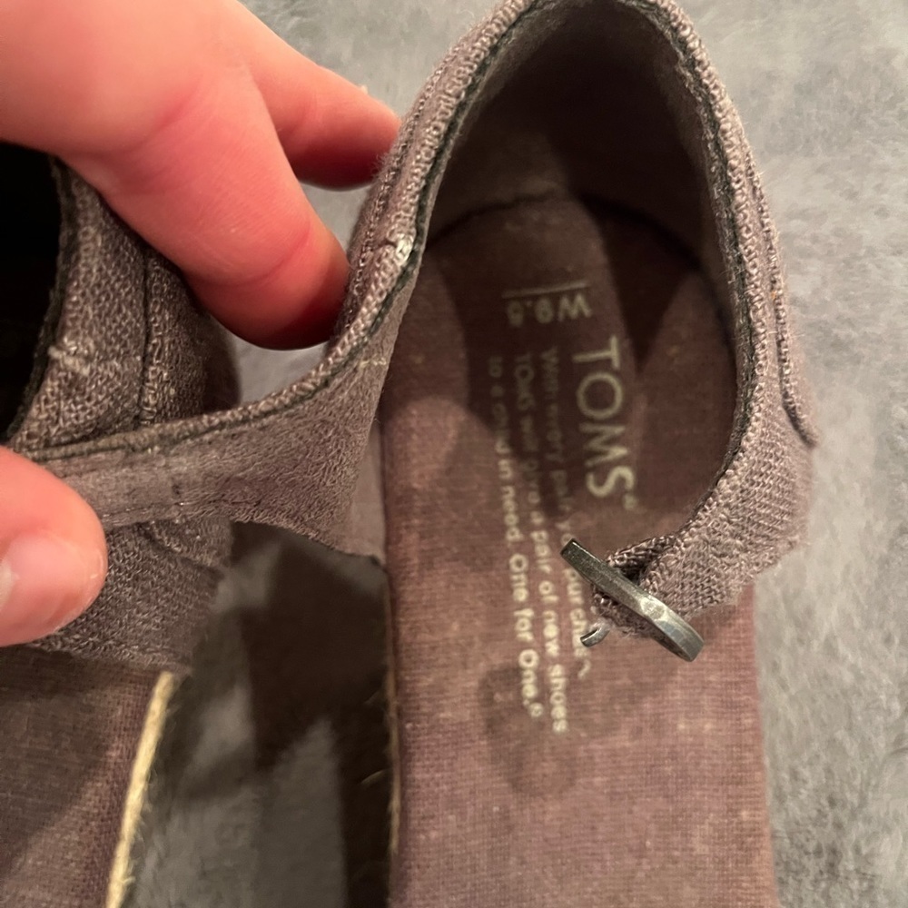 Toms Wedges Grey size 9.5 - Picture 4 of 4